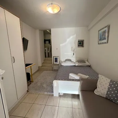 Old Town Nina 1 * Split