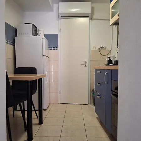 Apartamento Old Town Nina 1 *
