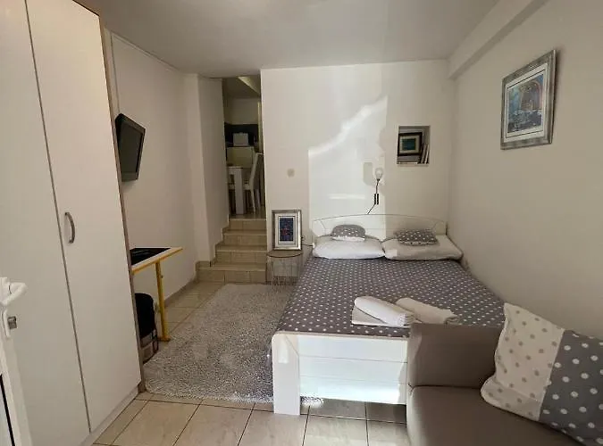 Old Town Nina 1 * Split