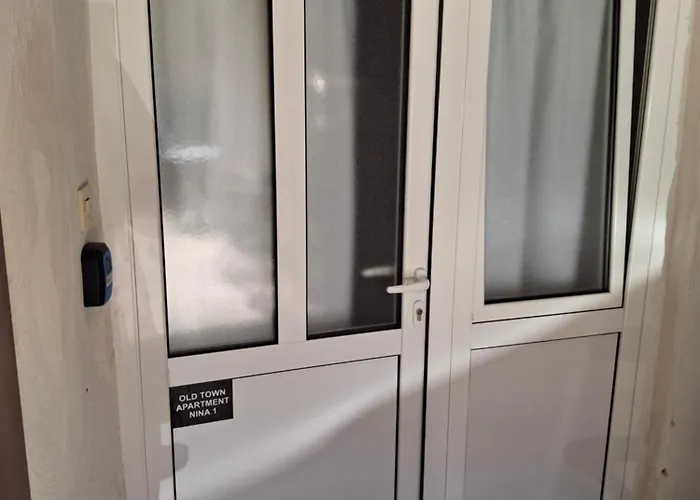 Old Town Nina 1 Apartment